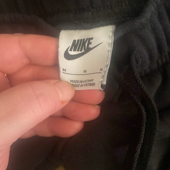 Nike - Picture 3 of 3